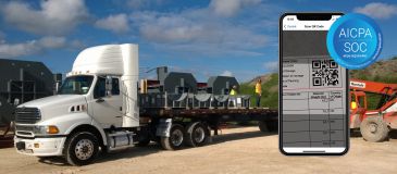 Material­management auf Baustellen: Lkw wird be- und entladen