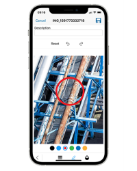 Site management in construction: Deviation tracking via Insite LMS app Site management in construction: Picture of cell phone with Iniste LMS and intuitive deviation tracking in industrial construction.